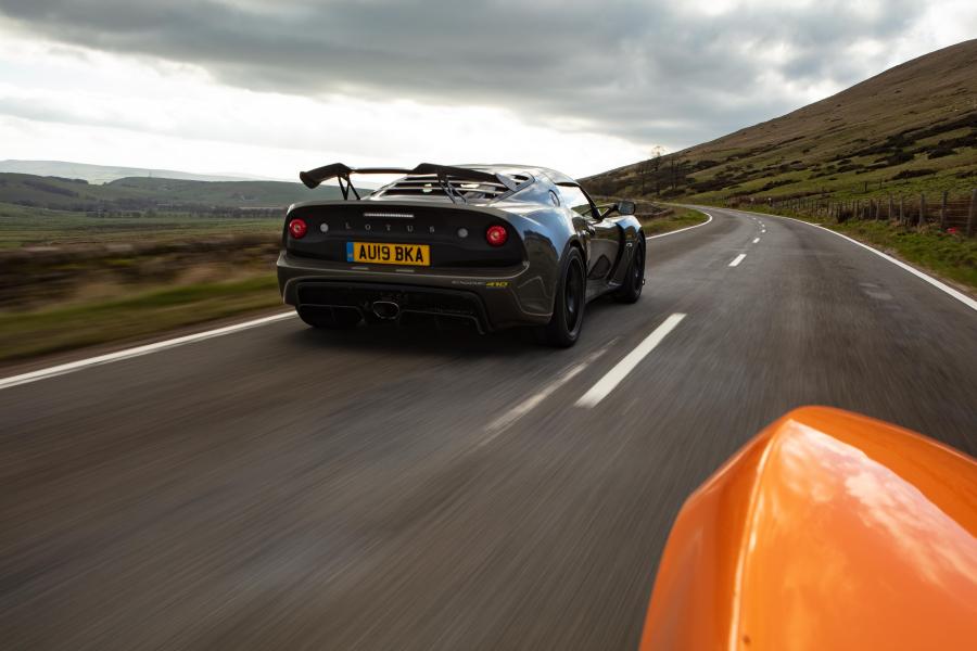  Lotus Exige Sport 410 2018 года  (UK) (фото 10 из 45)